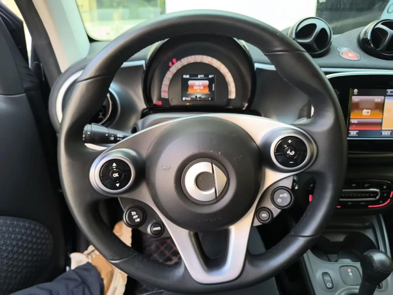 smart fortwo 2019 0.9T 66kW Hardtop Engine Version China VI Emission Standard — миниатюра 13