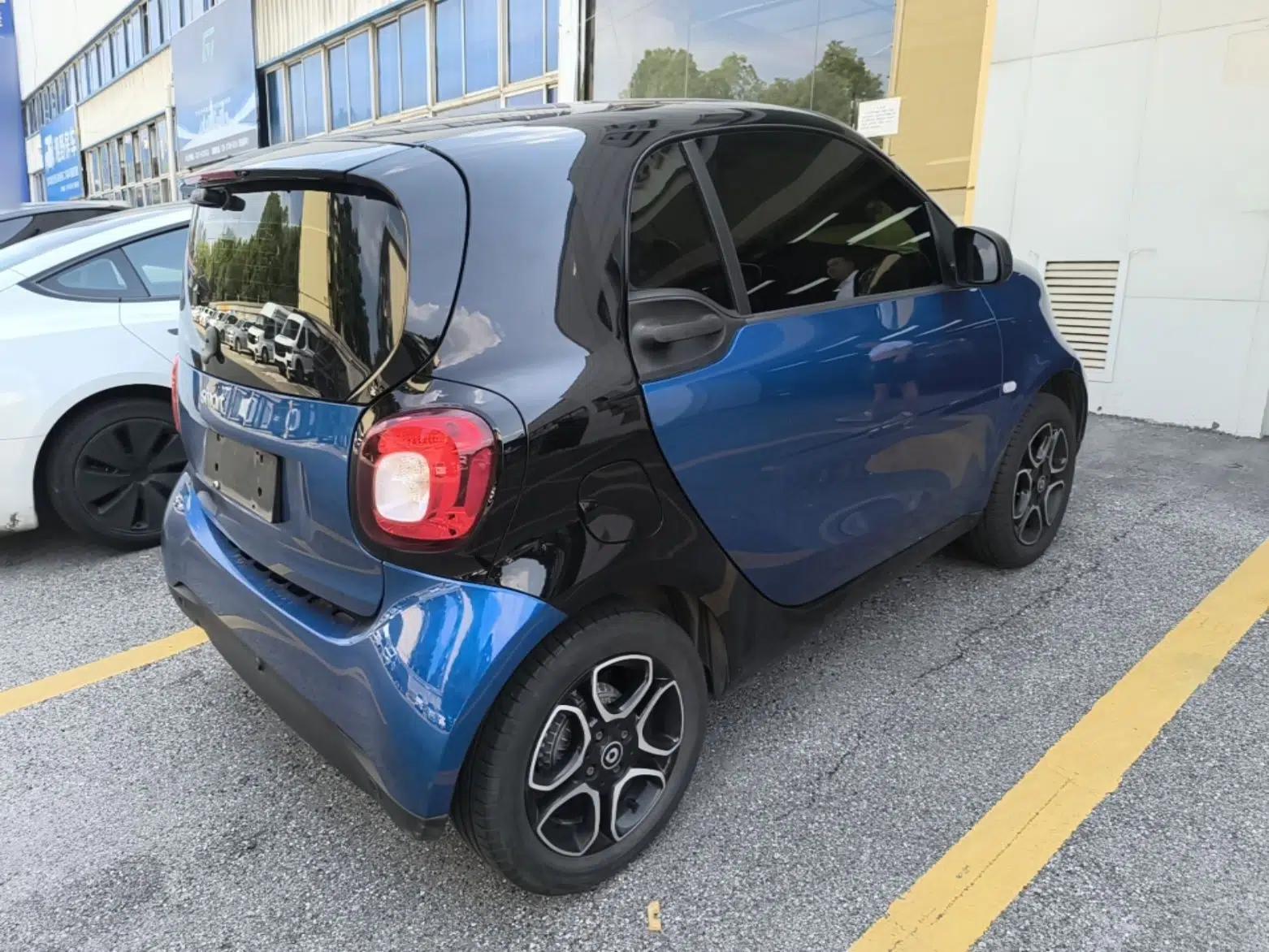 smart fortwo 2019 0.9T 66kW Hardtop Engine Version China VI Emission Standard — миниатюра 6