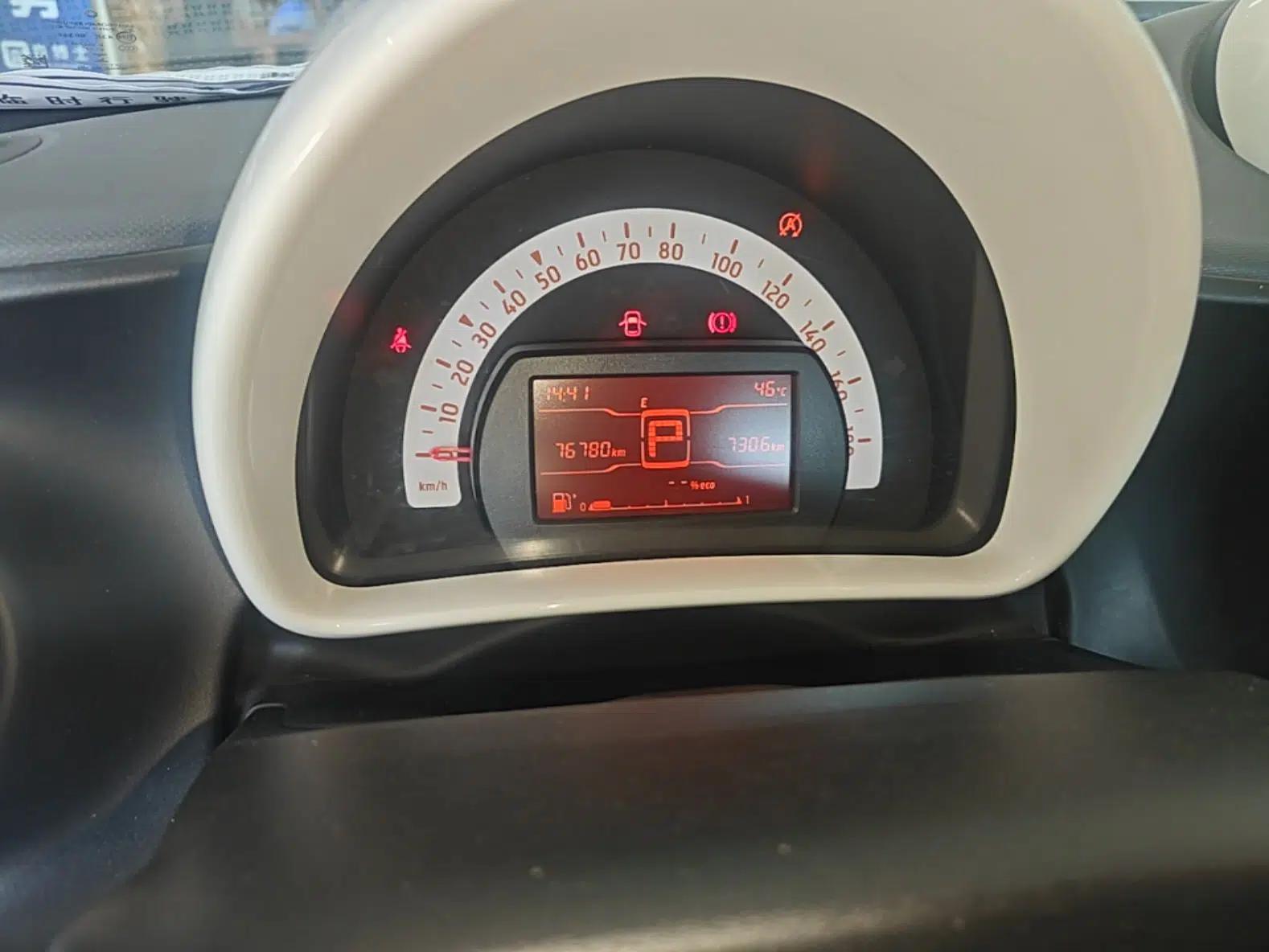 smart fortwo 2015 1.0L 52 kW hardtop Dynamic version — миниатюра 14