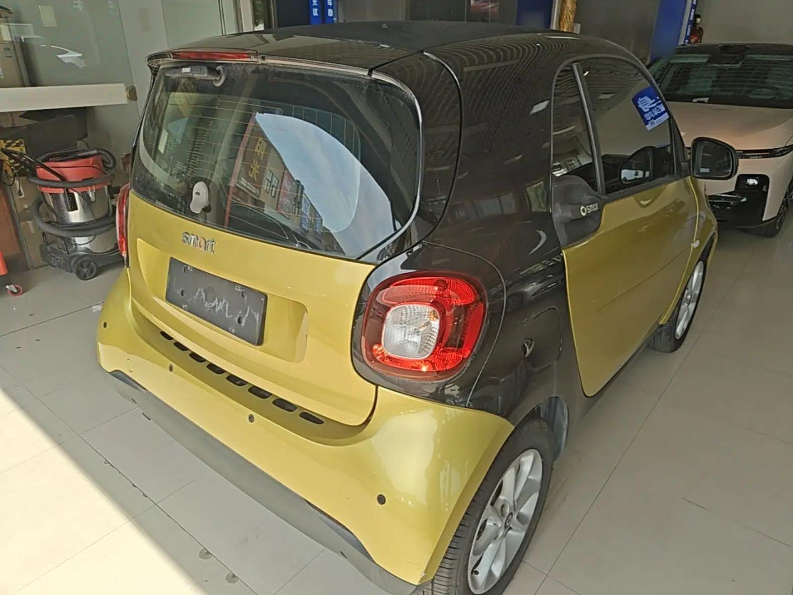 smart fortwo 2015 1.0L 52 kW hardtop Dynamic version — миниатюра 6