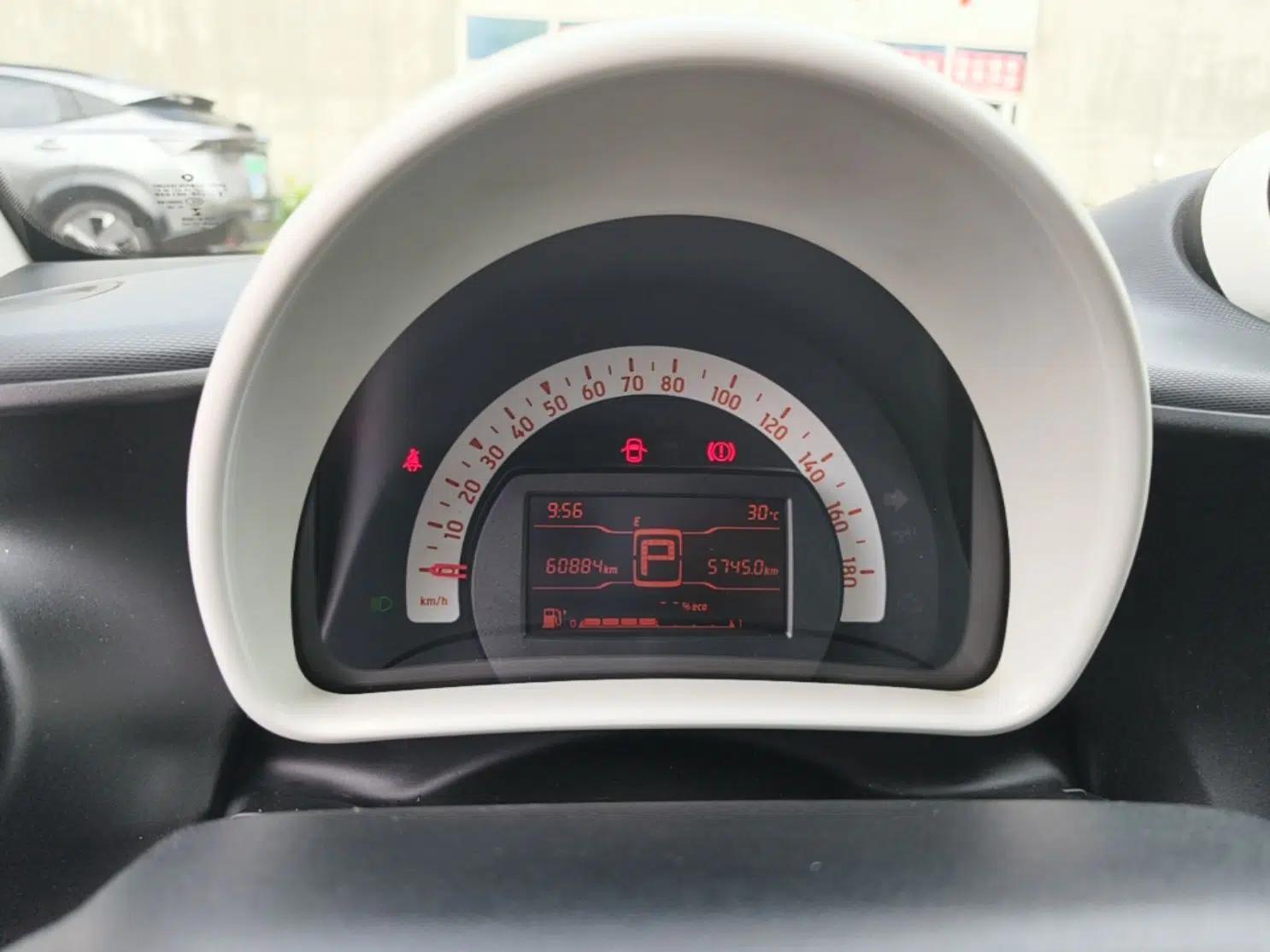 smart fortwo 2015 1.0L 52 kW hardtop Dynamic version — миниатюра 14