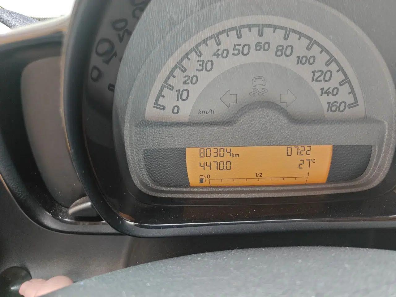 smart fortwo 2011 1.0 MHD Hardtop Standard Edition — миниатюра 12