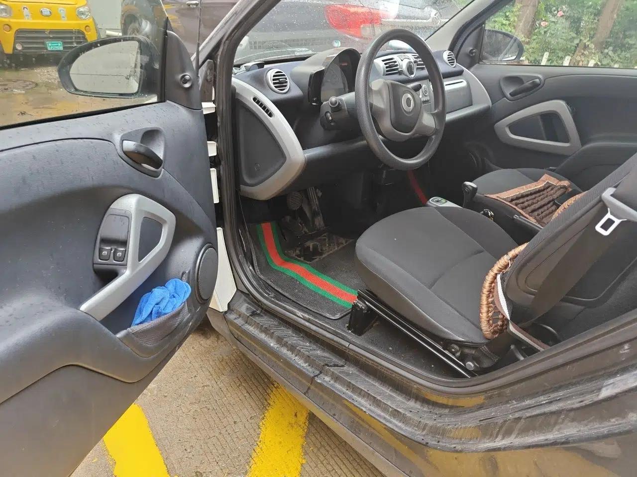 smart fortwo 2011 1.0 MHD Hardtop Standard Edition — миниатюра 16