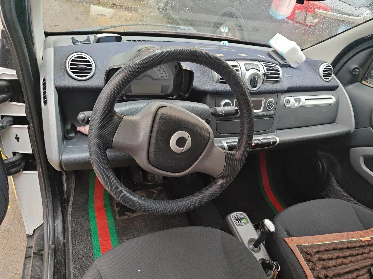 smart fortwo 2011 1.0 MHD Hardtop Standard Edition — миниатюра 10