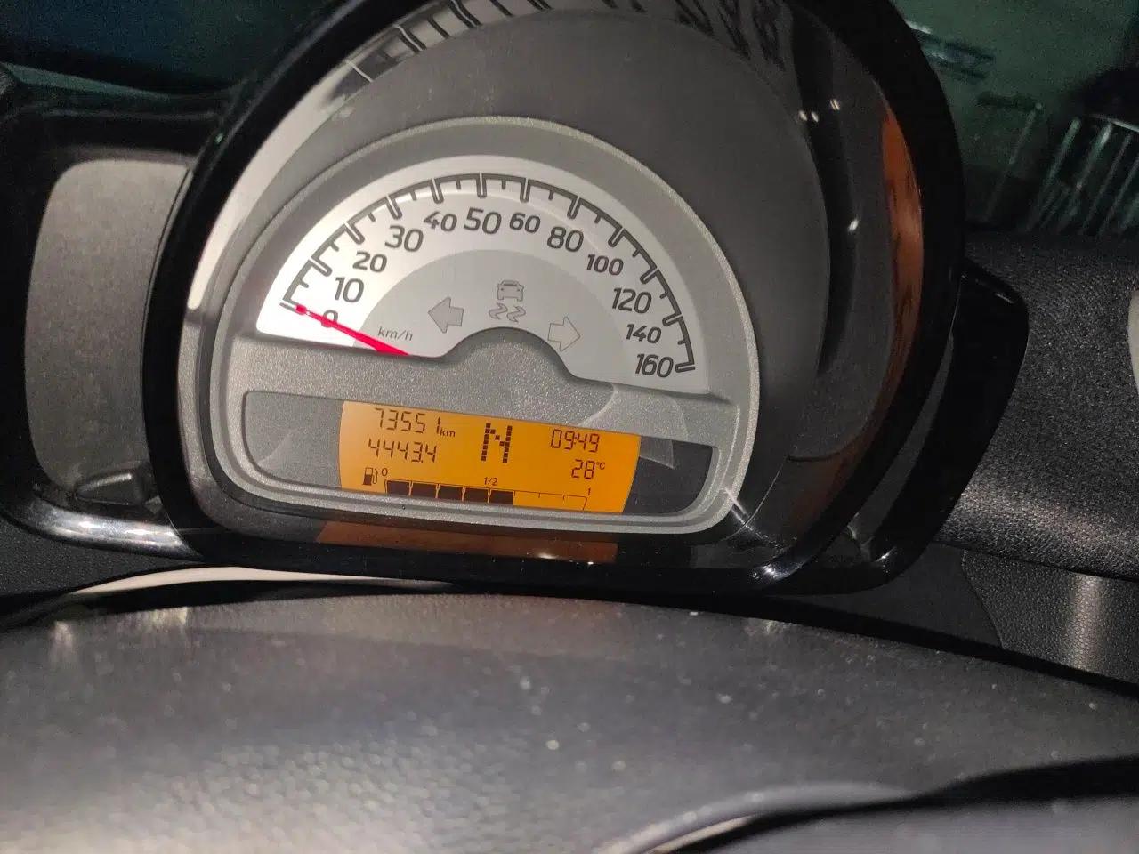 smart fortwo 2012 1.0 MHD Hardtop Standard Edition — миниатюра 12