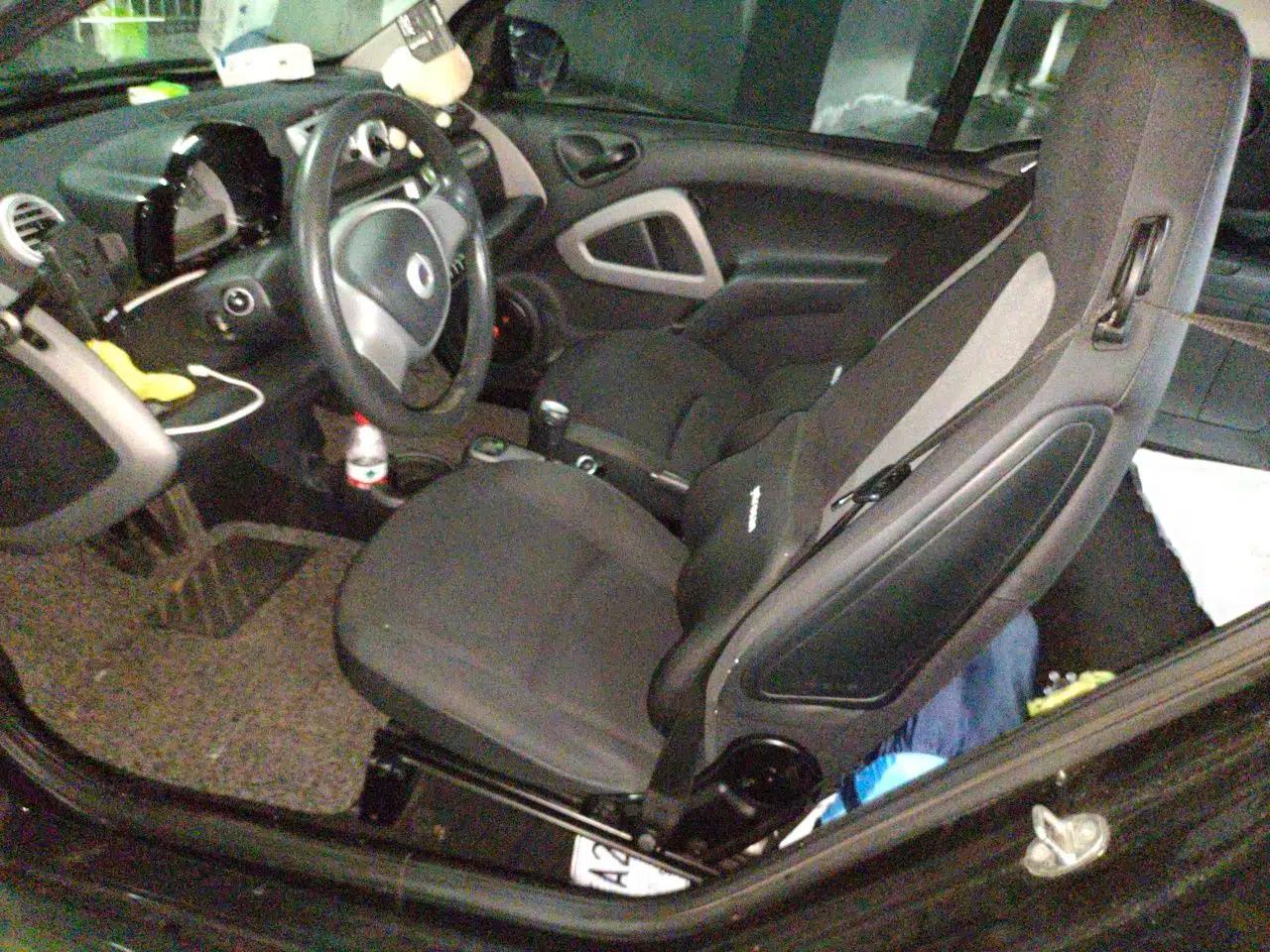 smart fortwo 2012 1.0 MHD Hardtop Standard Edition — миниатюра 17