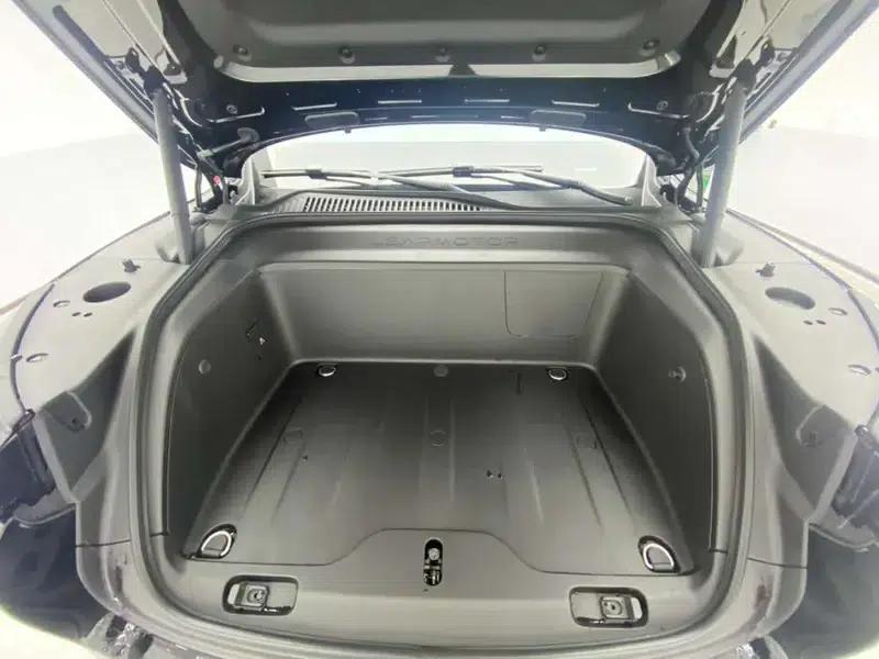 Leapmotor D19 2026 Pure Electric 720 Smart Edition (Six Seats) — миниатюра 28