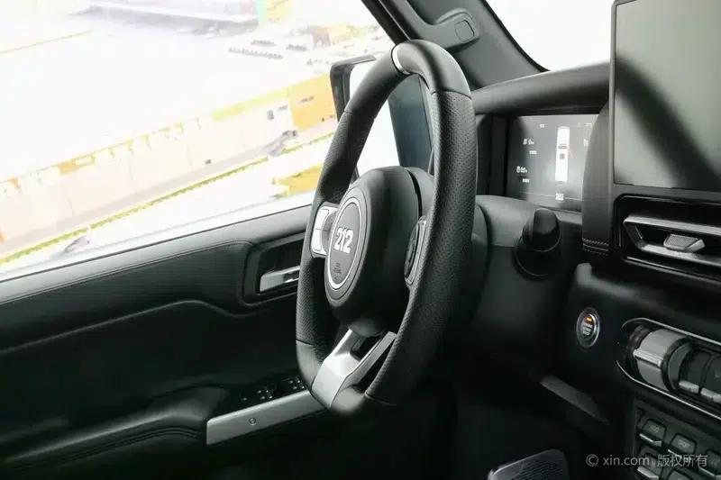 212 T01 2024 Model 2.0T Changfeng Edition — миниатюра 8