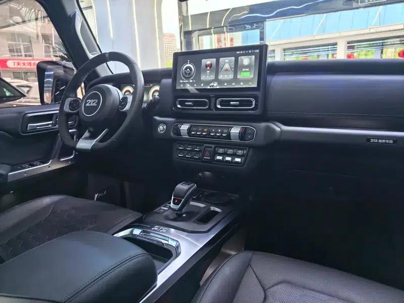 212 T01 2024 Explorer 2.0T — миниатюра 13