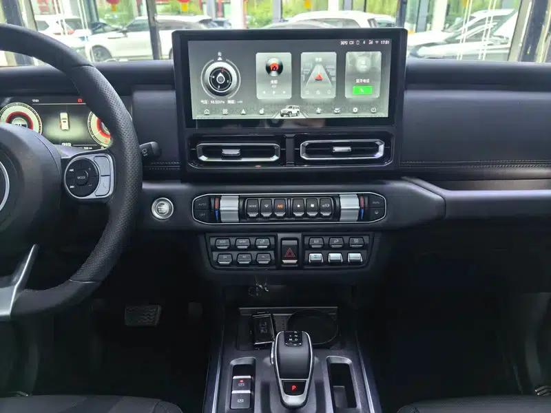 212 T01 2024 Explorer 2.0T — миниатюра 10