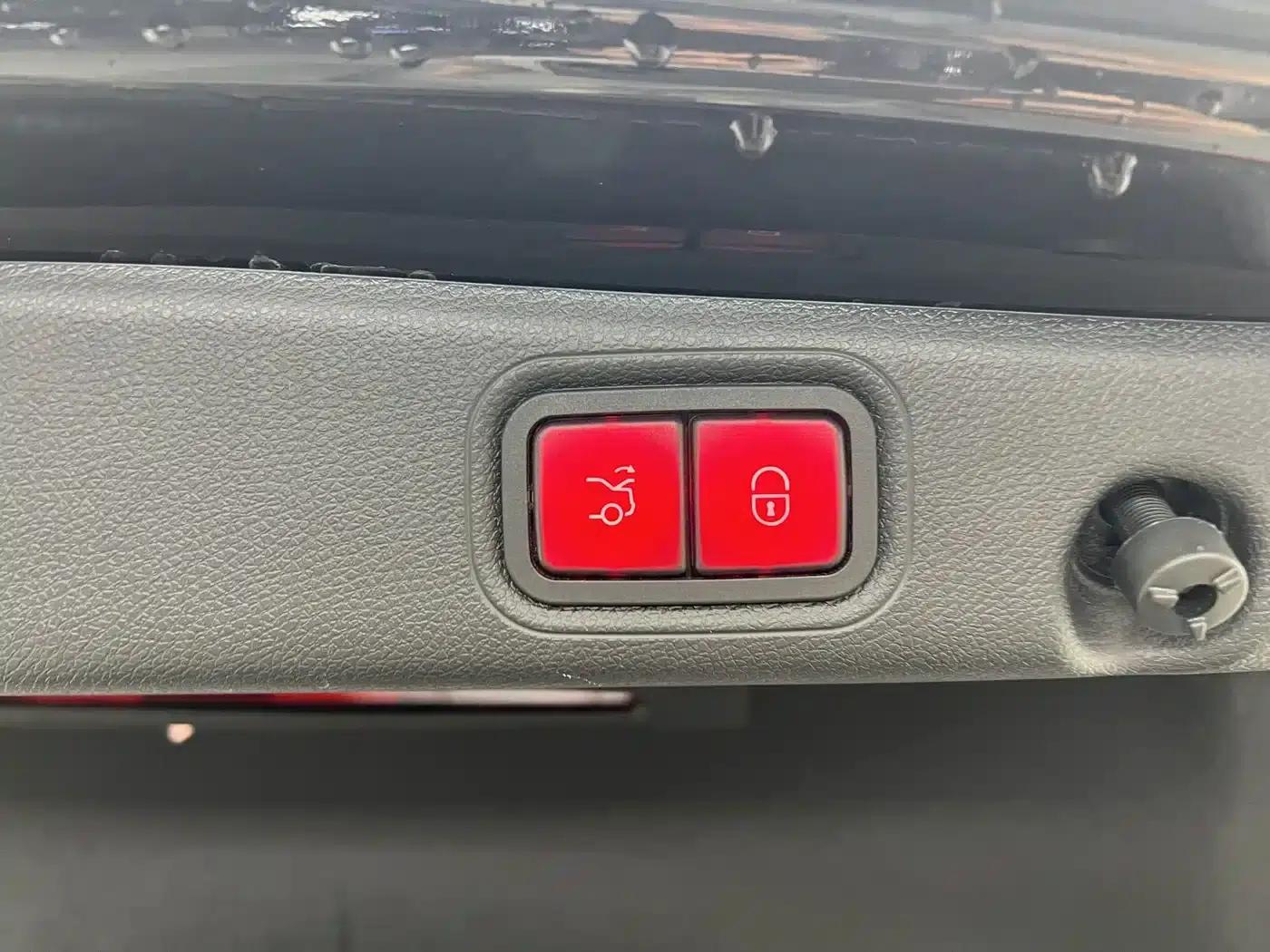 Mercedes-Benz E-Class 2022 E 300 L Fashion Edition — миниатюра 28