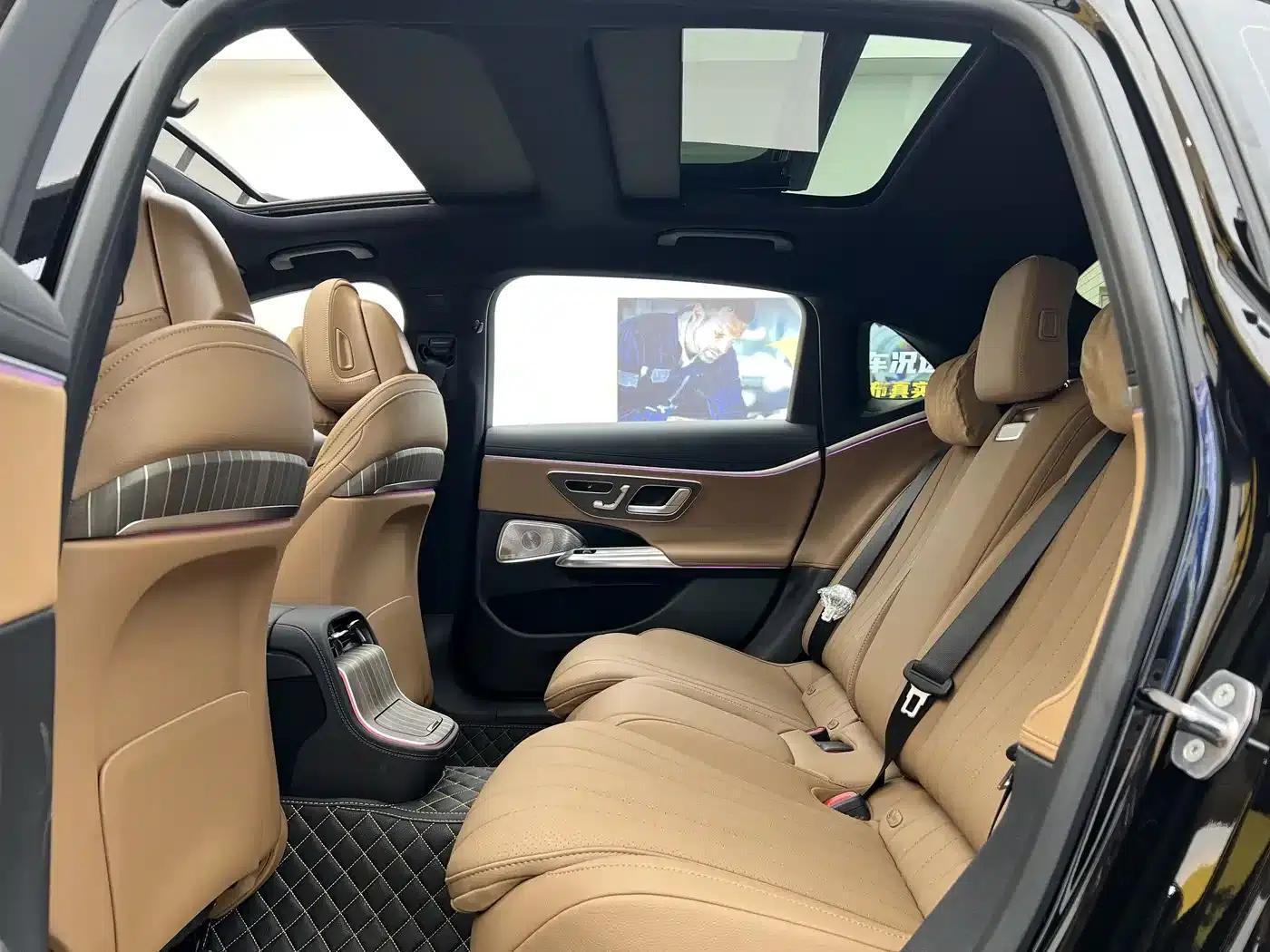 2025 Mercedes-Benz E-Class E 300 L Luxury — миниатюра 8