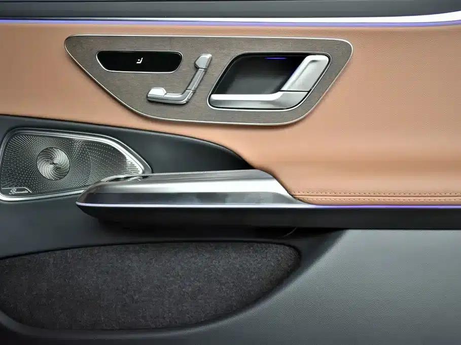 2025 Mercedes-Benz E-Class E 300 L Luxury — миниатюра 12