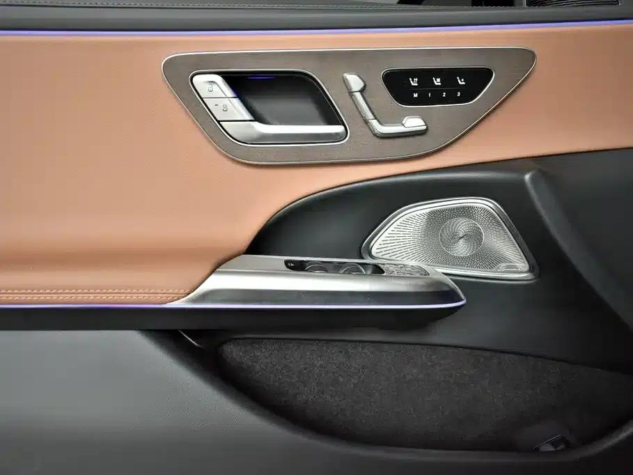 2025 Mercedes-Benz E-Class E 300 L Luxury — миниатюра 10