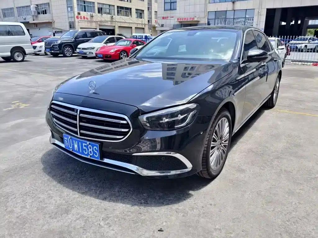 2022 Mercedes-Benz E-Class E 300 L Luxury — миниатюра 1