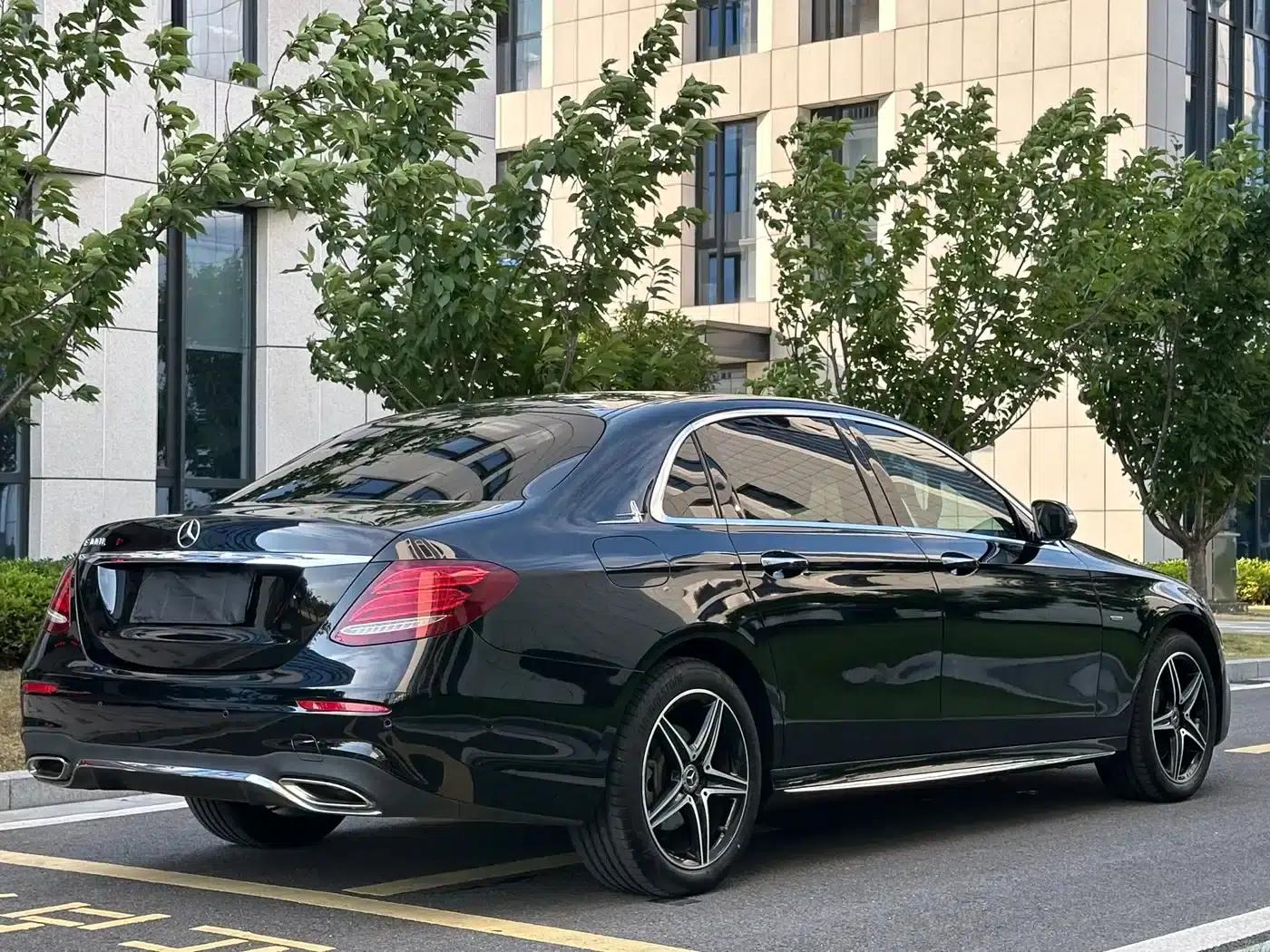 Mercedes-Benz E-Class 2020 Facelift E 300 L Sport Special Edition — миниатюра 32