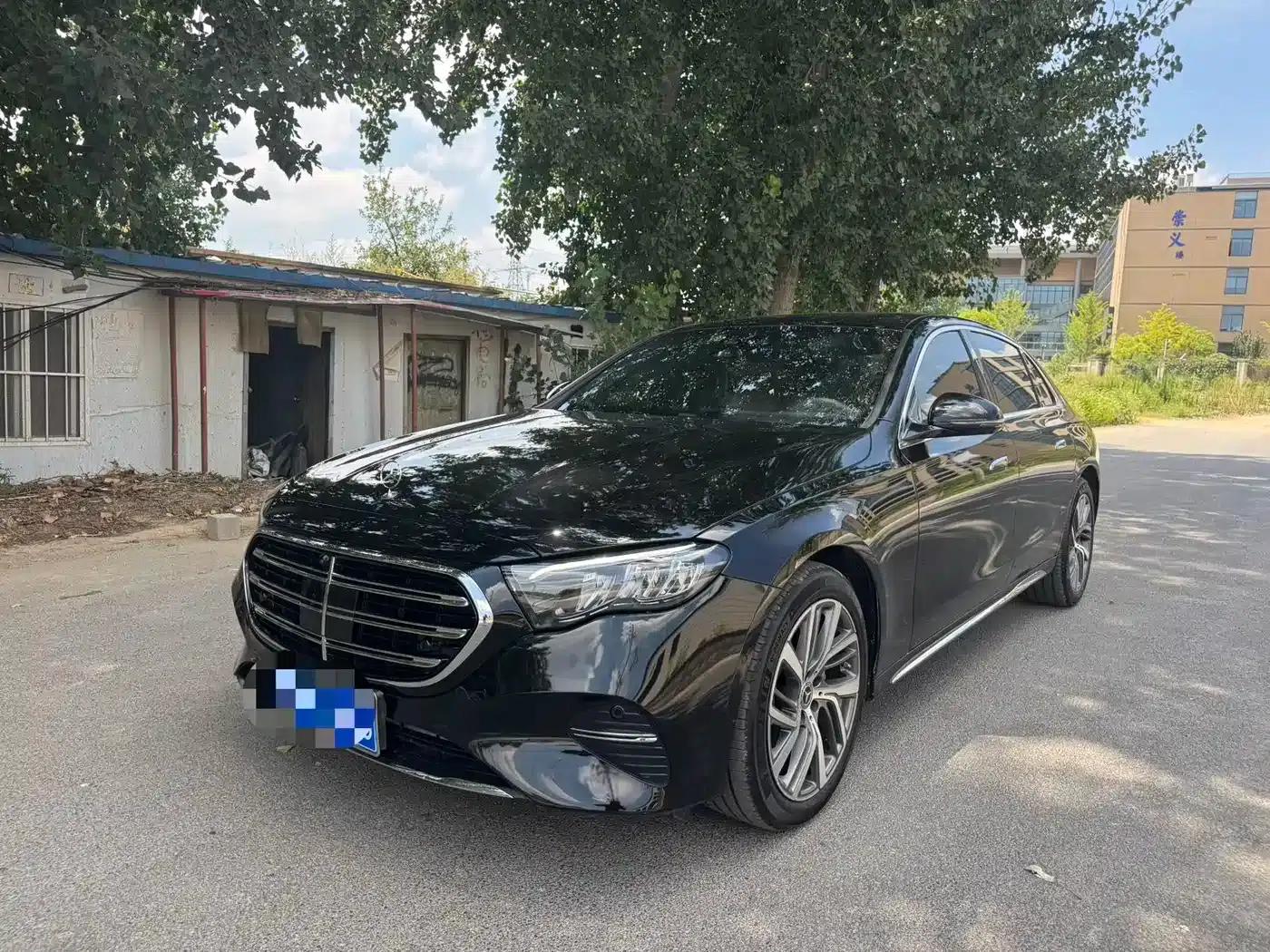 Mercedes-Benz E-Class 2024 E 300 L Fashion Edition — миниатюра 1