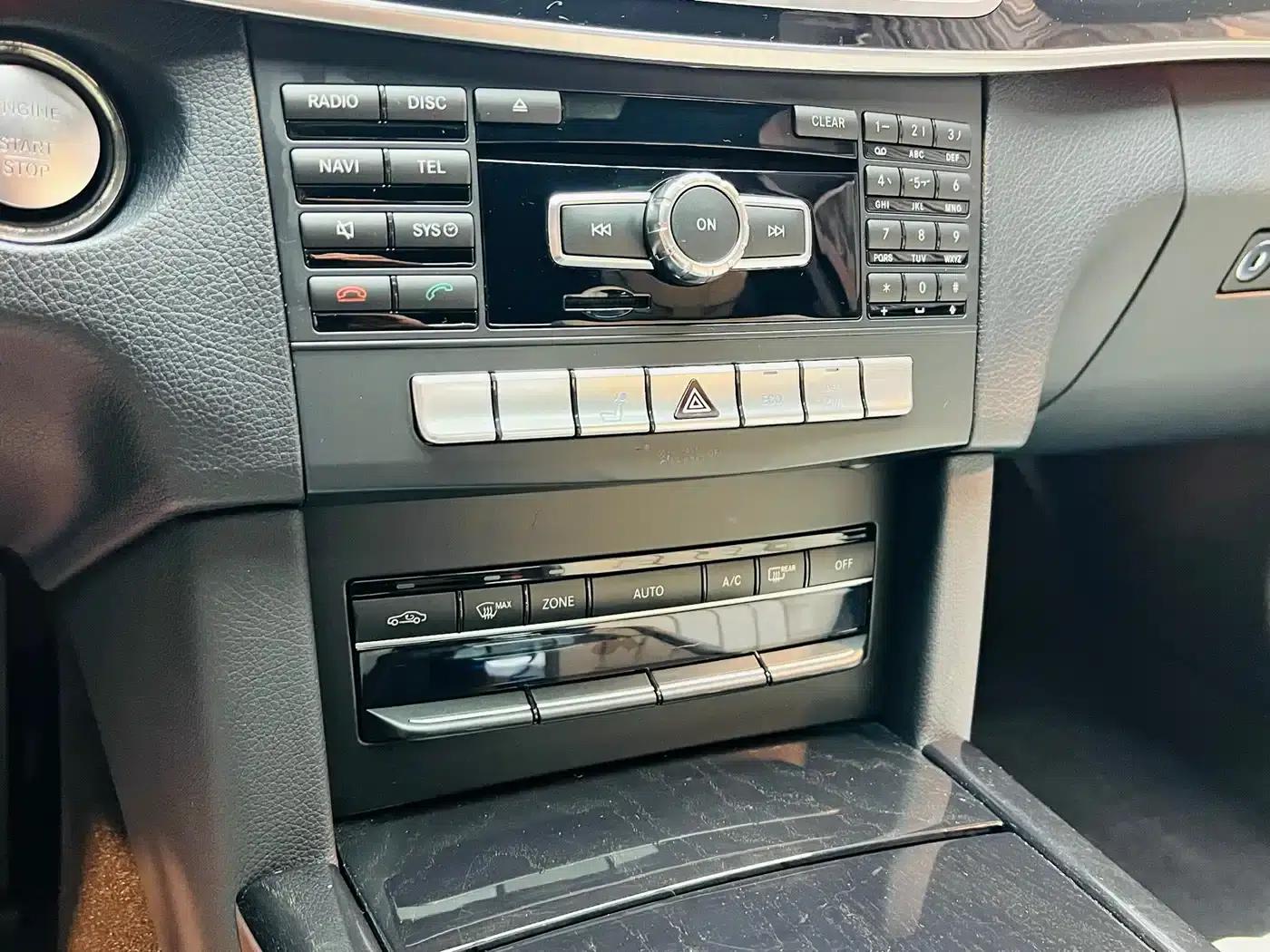2015 Mercedes-Benz E-Class E 200 L Sport — миниатюра 17