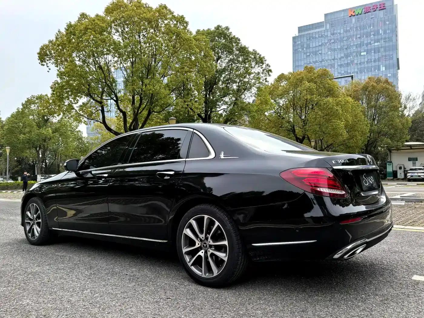 2019 Mercedes-Benz E-Class E 200 L 4MATIC — миниатюра 13