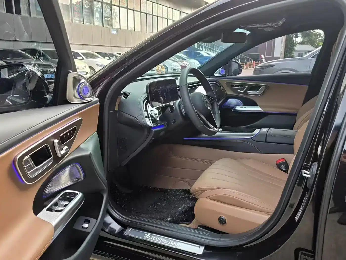 2025 Mercedes-Benz E-Class E 300 L Luxury — миниатюра 4