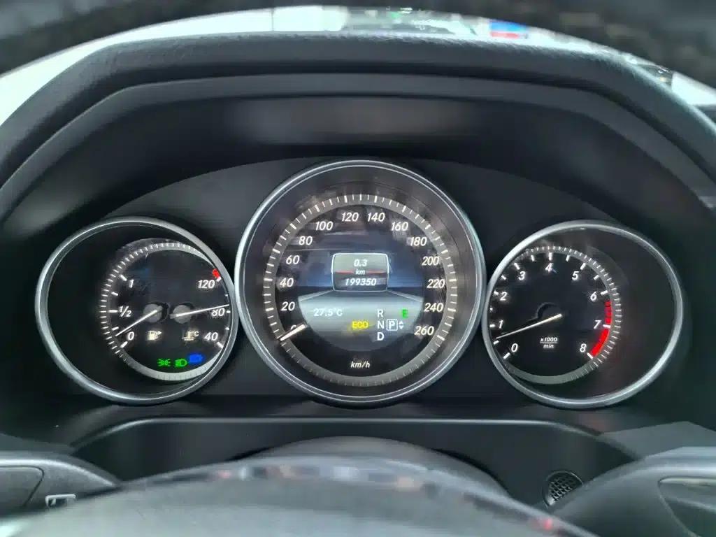 2015 Mercedes-Benz E-Class Facelift E 200 L — миниатюра 6