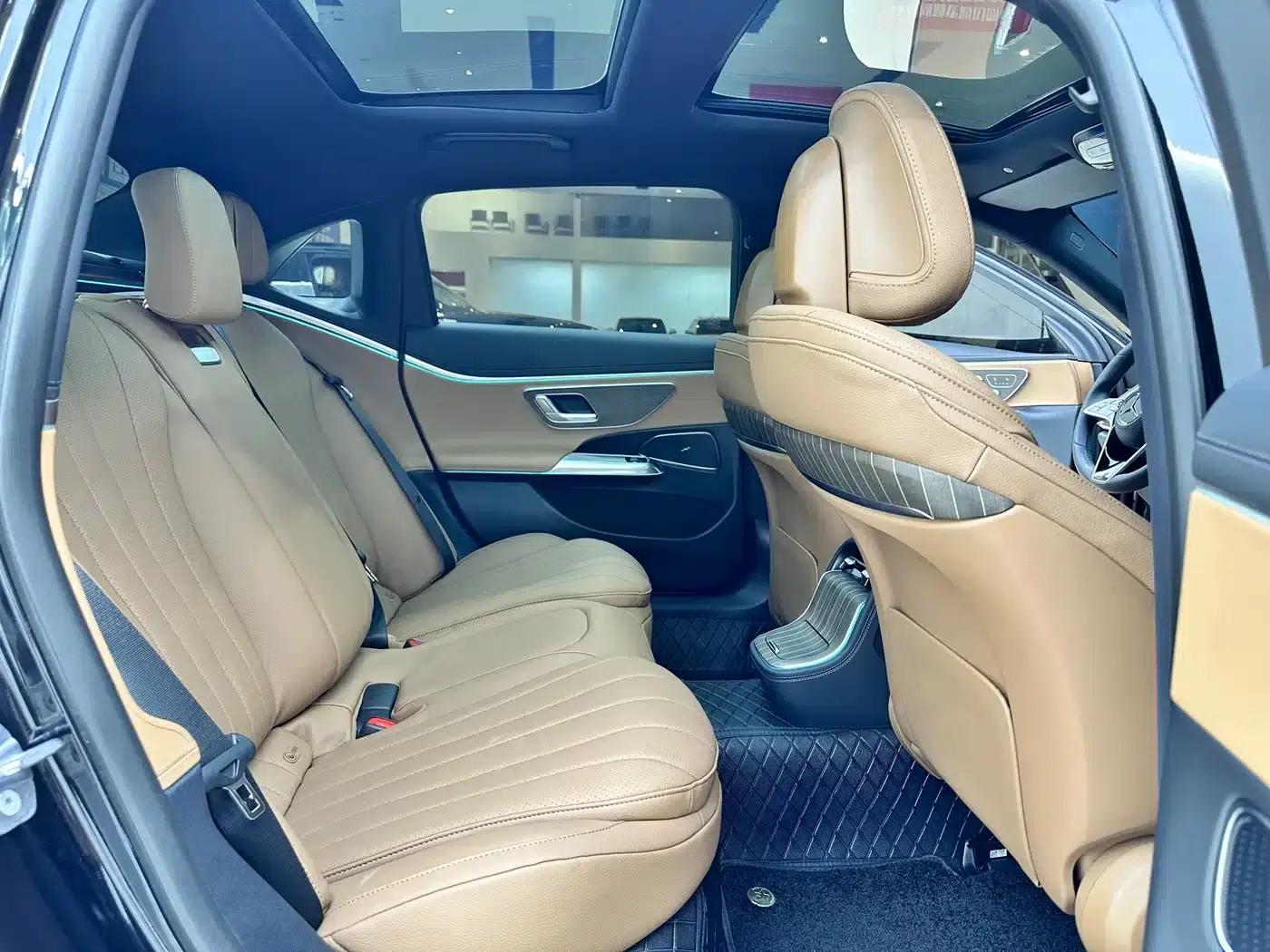 2026 Mercedes-Benz E-Class E 300 L Luxury — миниатюра 12