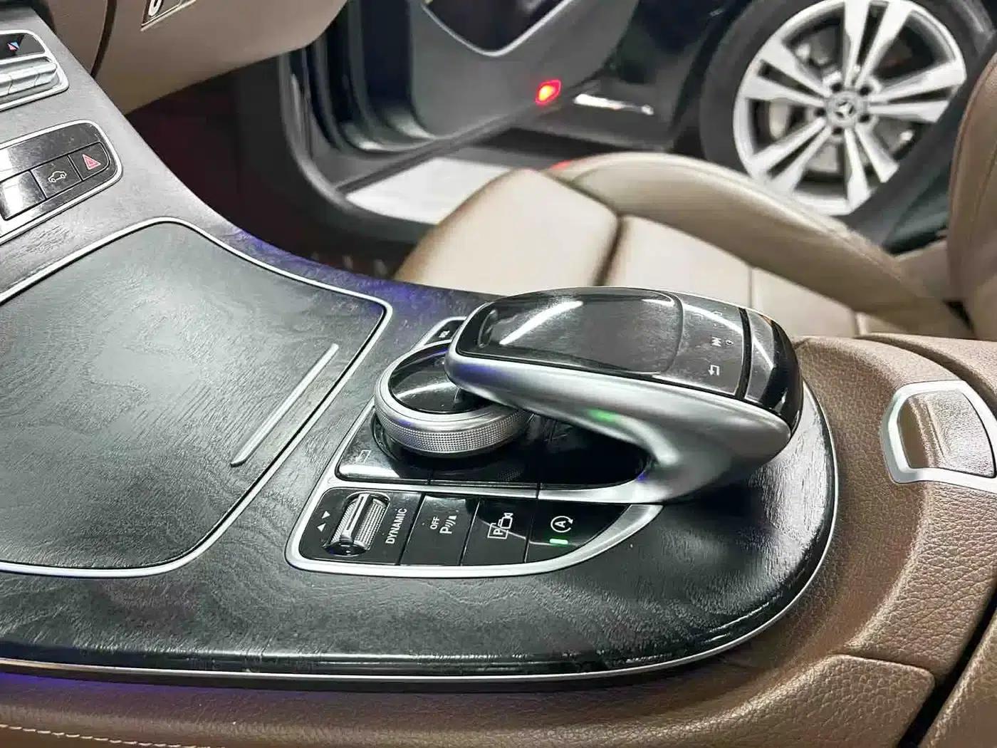 2016 Mercedes-Benz E-Class E 200 L Sport — миниатюра 12