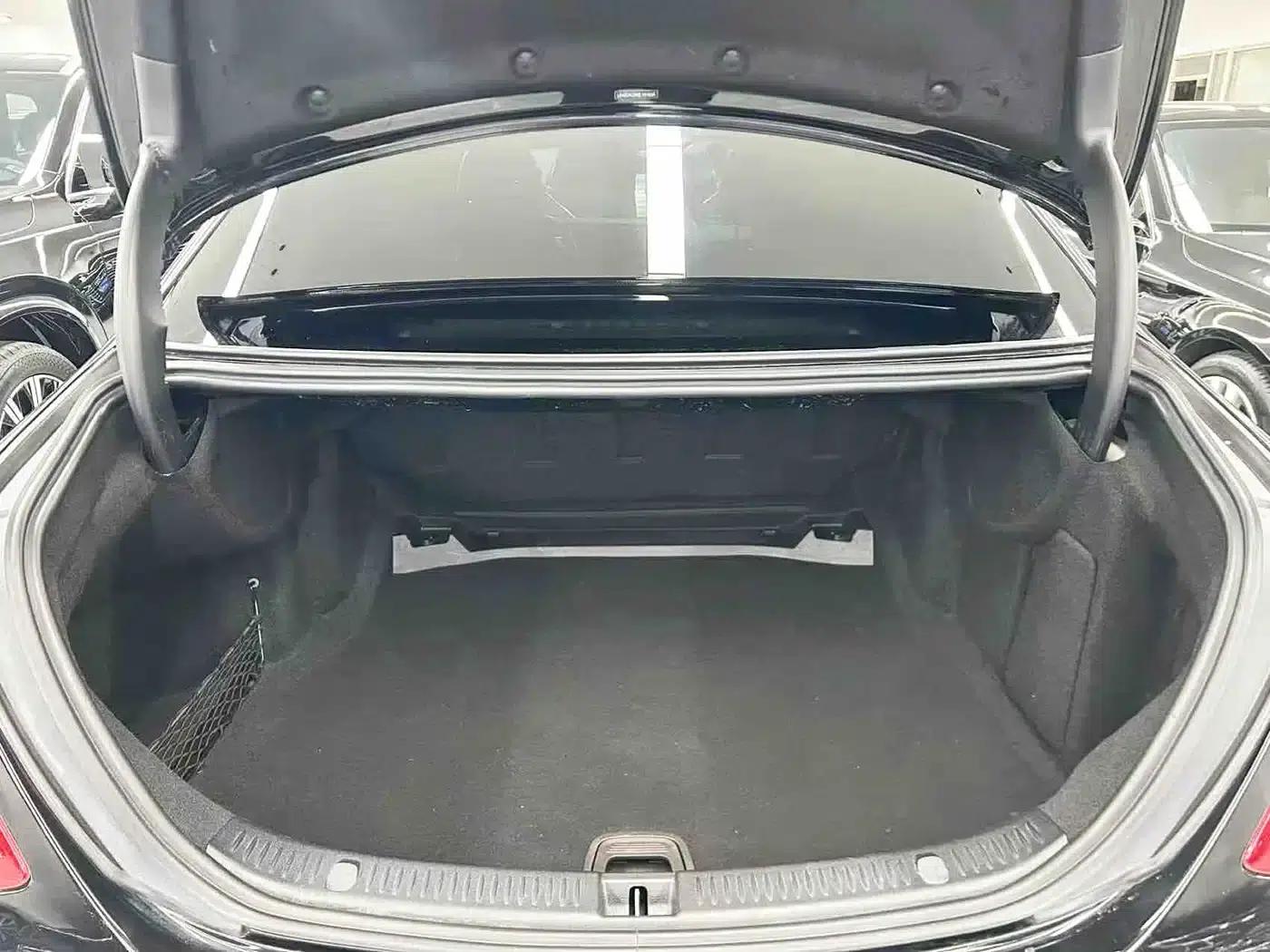 2016 Mercedes-Benz E-Class E 200 L Sport — миниатюра 21