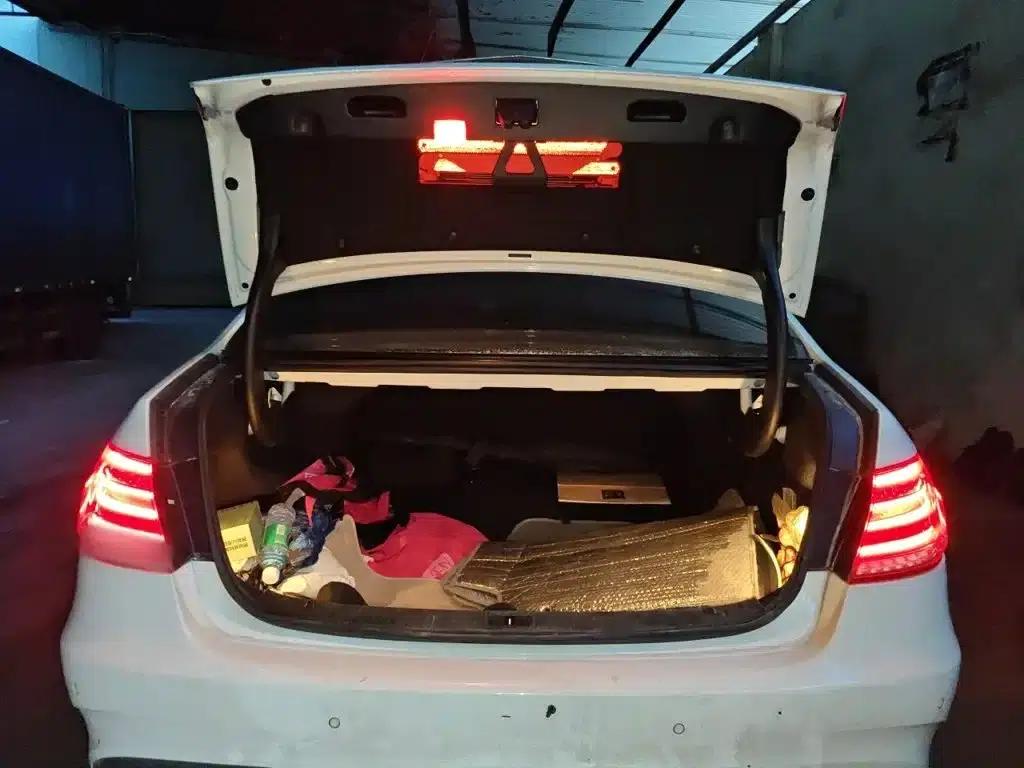 2015 Mercedes-Benz E-Class Facelift E 260 L Sport — миниатюра 10
