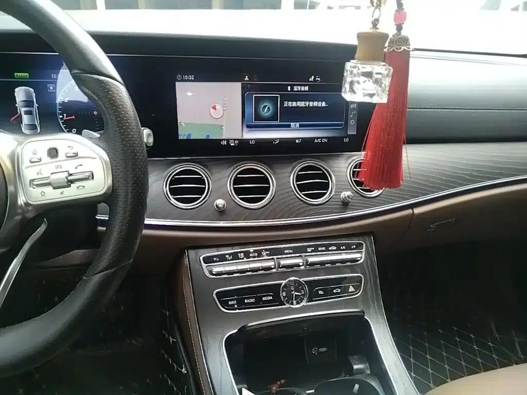 2019 Mercedes-Benz E-Class E 350 L Sport 4MATIC — миниатюра 13