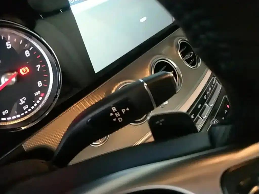2017 Mercedes-Benz E-Class E 200 Sport 4MATIC — миниатюра 14