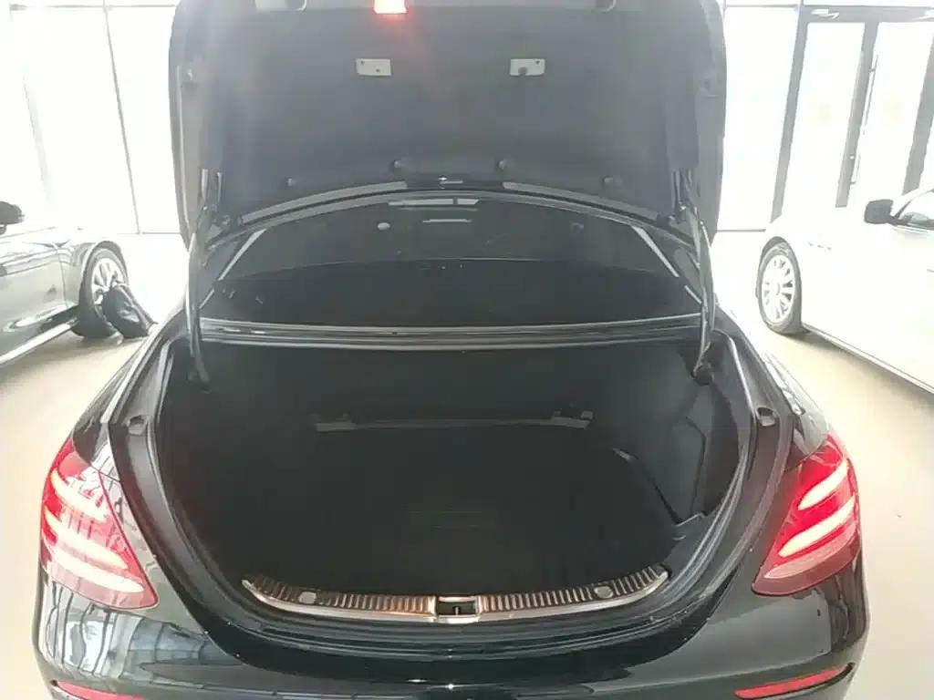 2017 Mercedes-Benz E-Class E 200 Sport 4MATIC — миниатюра 19