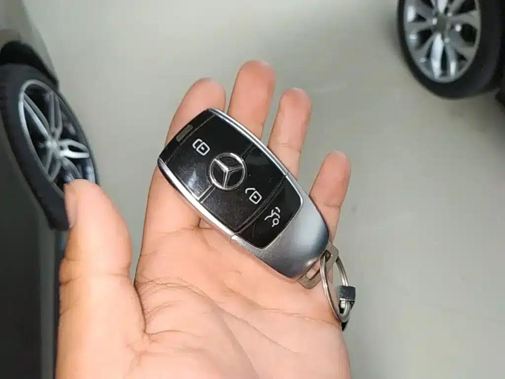 2017 Mercedes-Benz E-Class E 200 Sport 4MATIC — миниатюра 9