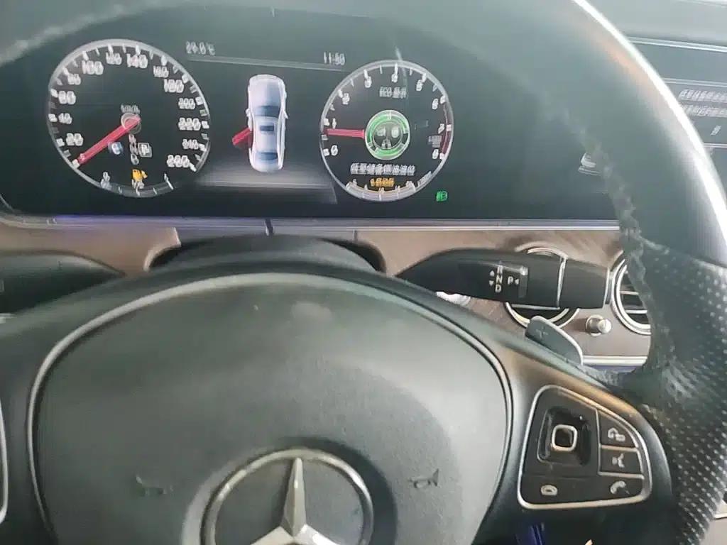 2017 Mercedes-Benz E-Class E 300 L Luxury — миниатюра 14