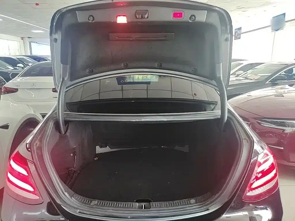 2017 Mercedes-Benz E-Class E 300 L Luxury — миниатюра 19