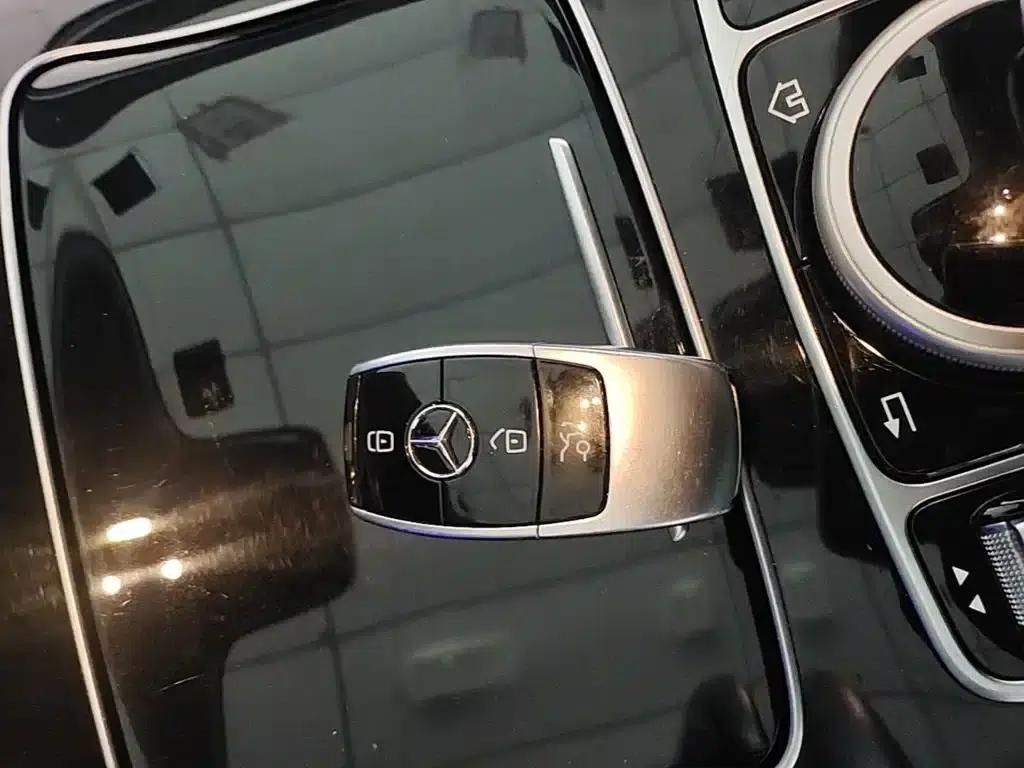 2017 Mercedes-Benz E-Class E 300 L Luxury — миниатюра 9