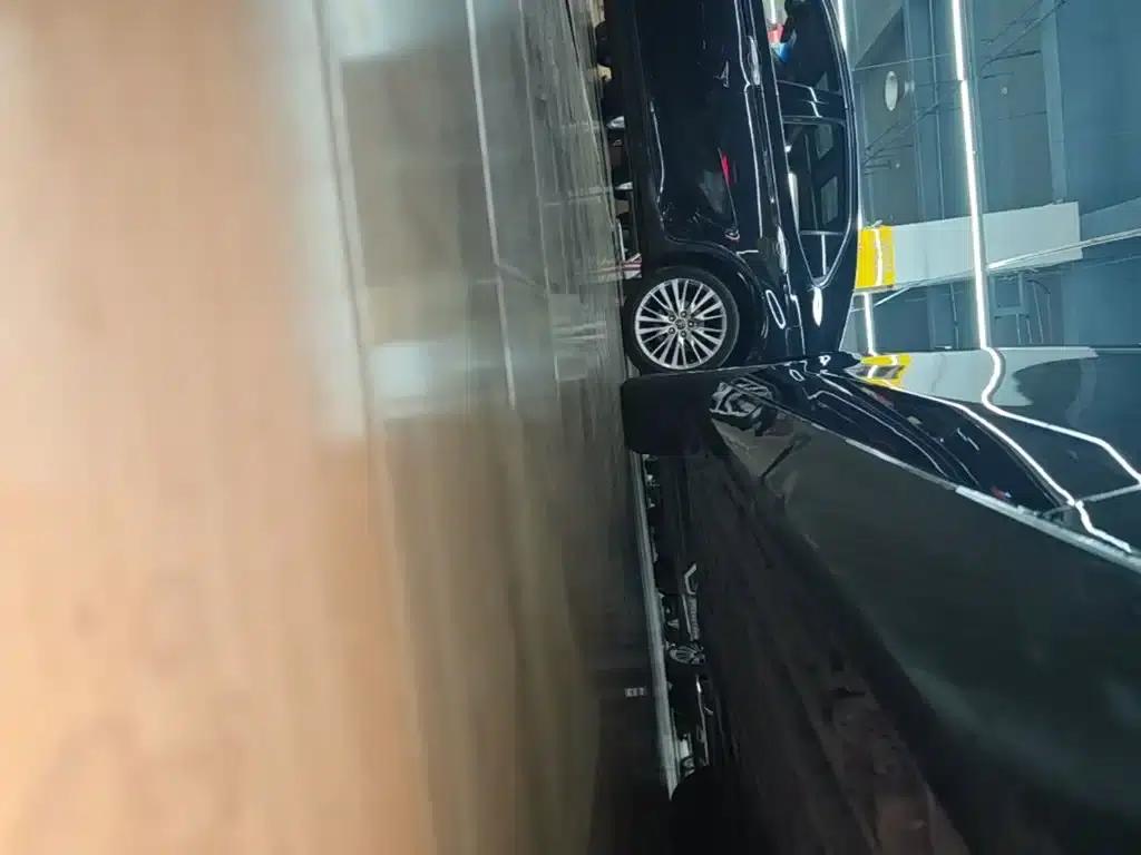 2017 Mercedes-Benz E-Class E 320 L 4MATIC — миниатюра 21