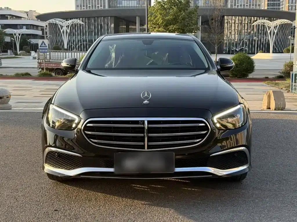 Mercedes-Benz E-Class 2022 Facelift E 300 L Fashion Model — миниатюра 7