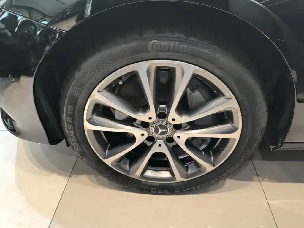 2017 Mercedes-Benz E-Class E 300 L Luxury — миниатюра 23
