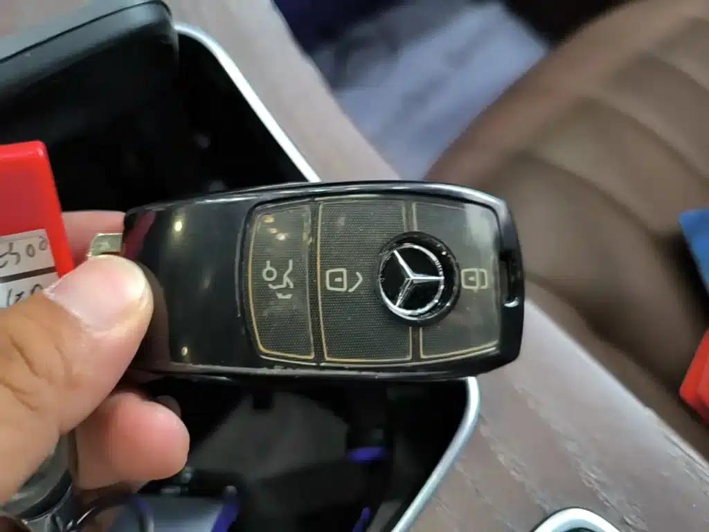 2017 Mercedes-Benz E-Class E 300 L Luxury — миниатюра 9