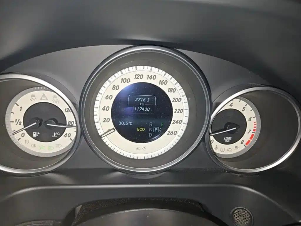 2015 Mercedes-Benz E-Class E 260 L Sport — миниатюра 12