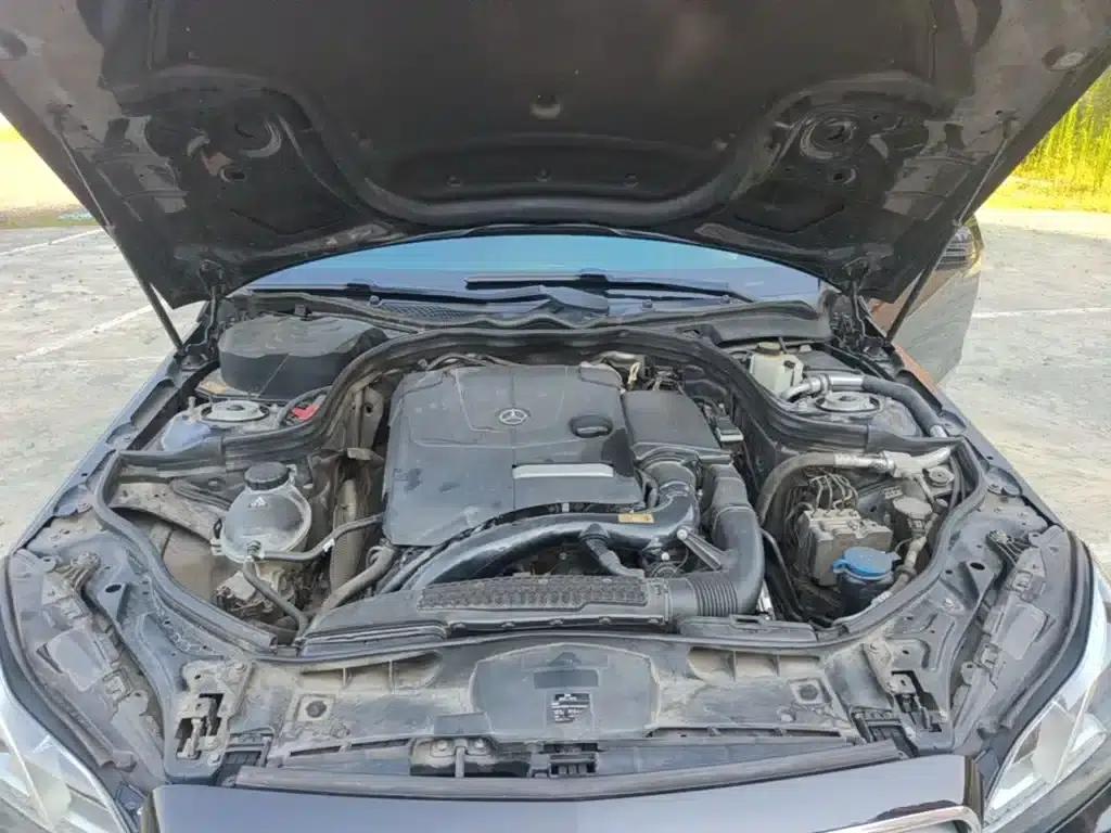 2015 Mercedes-Benz E-Class Facelift E 200 L Sport — миниатюра 20
