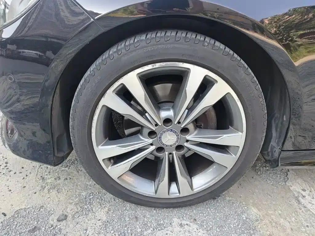 2015 Mercedes-Benz E-Class Facelift E 200 L Sport — миниатюра 23