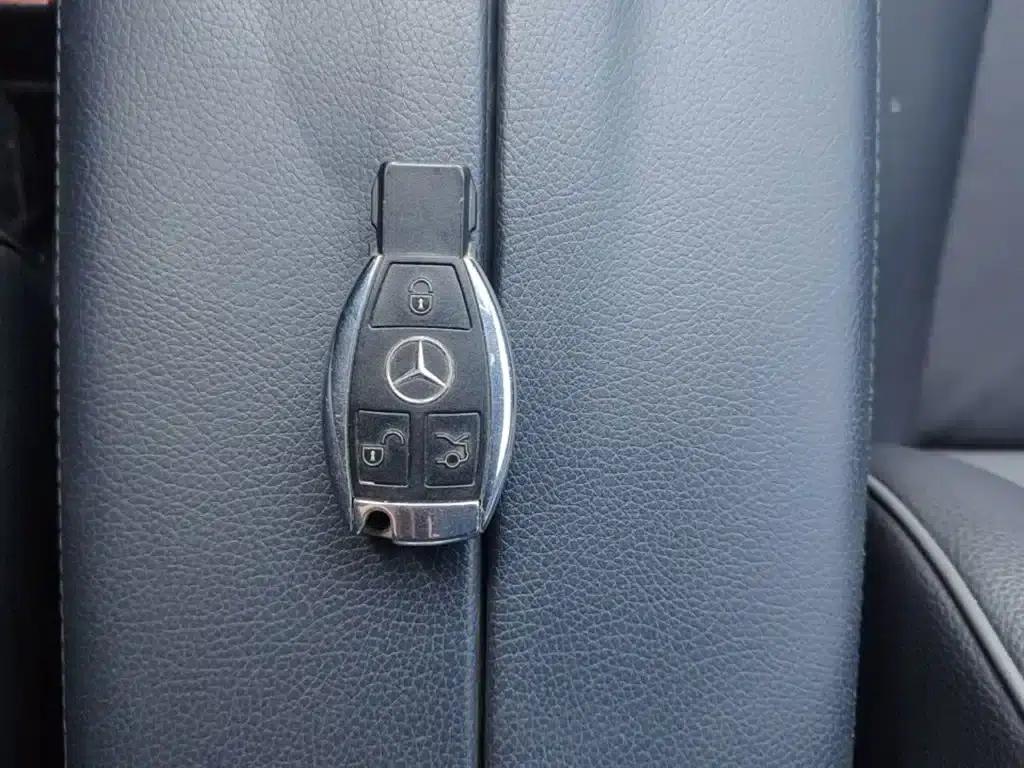 2015 Mercedes-Benz E-Class Facelift E 200 L Sport — миниатюра 9