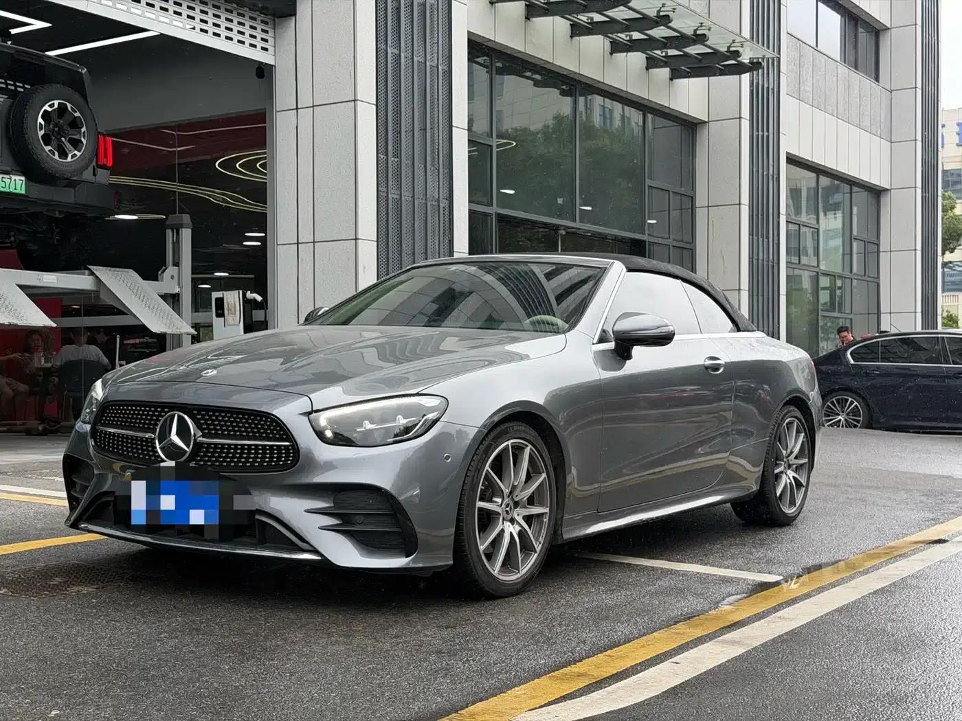 Imported Mercedes-Benz E-Class 2023 E 260 Convertible Coupe — миниатюра 1