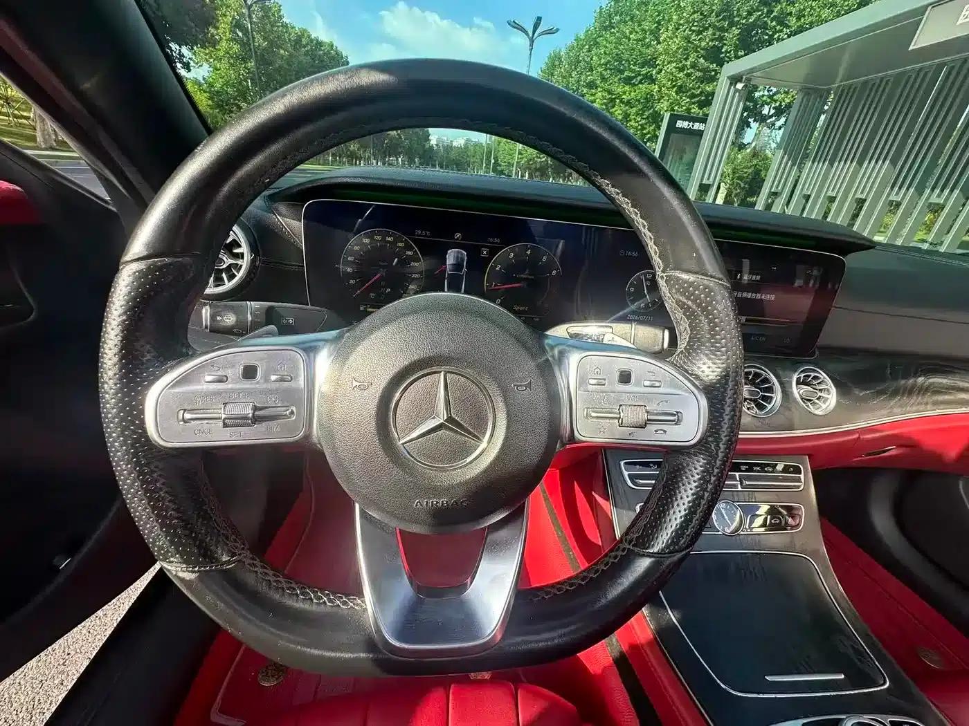 Mercedes-Benz E-Class (Imported) 2018 E 200 Convertible Coupe First Edition — миниатюра 4