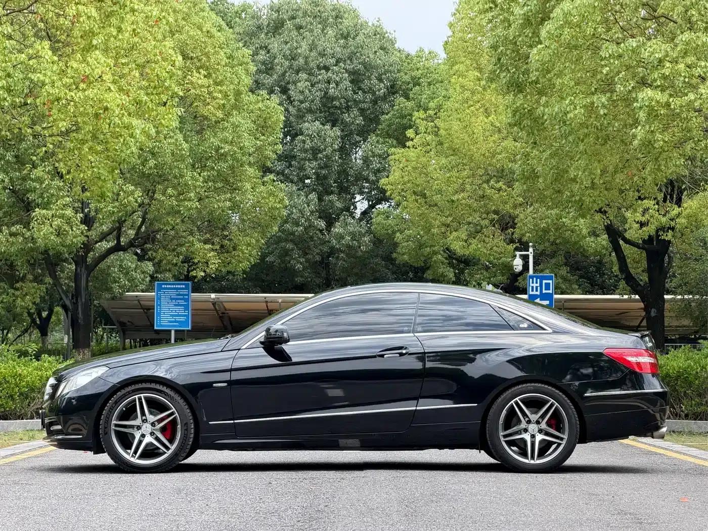 Imported Mercedes-Benz E-Class 2011 E 260 CGI Coupe — миниатюра 5