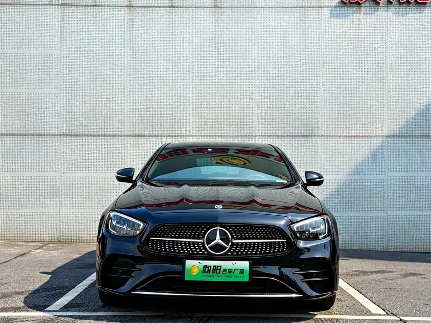 Mercedes-Benz E-Class PHEV 2023 E 350 e L Plug-in Hybrid Sports Sedan — миниатюра 2