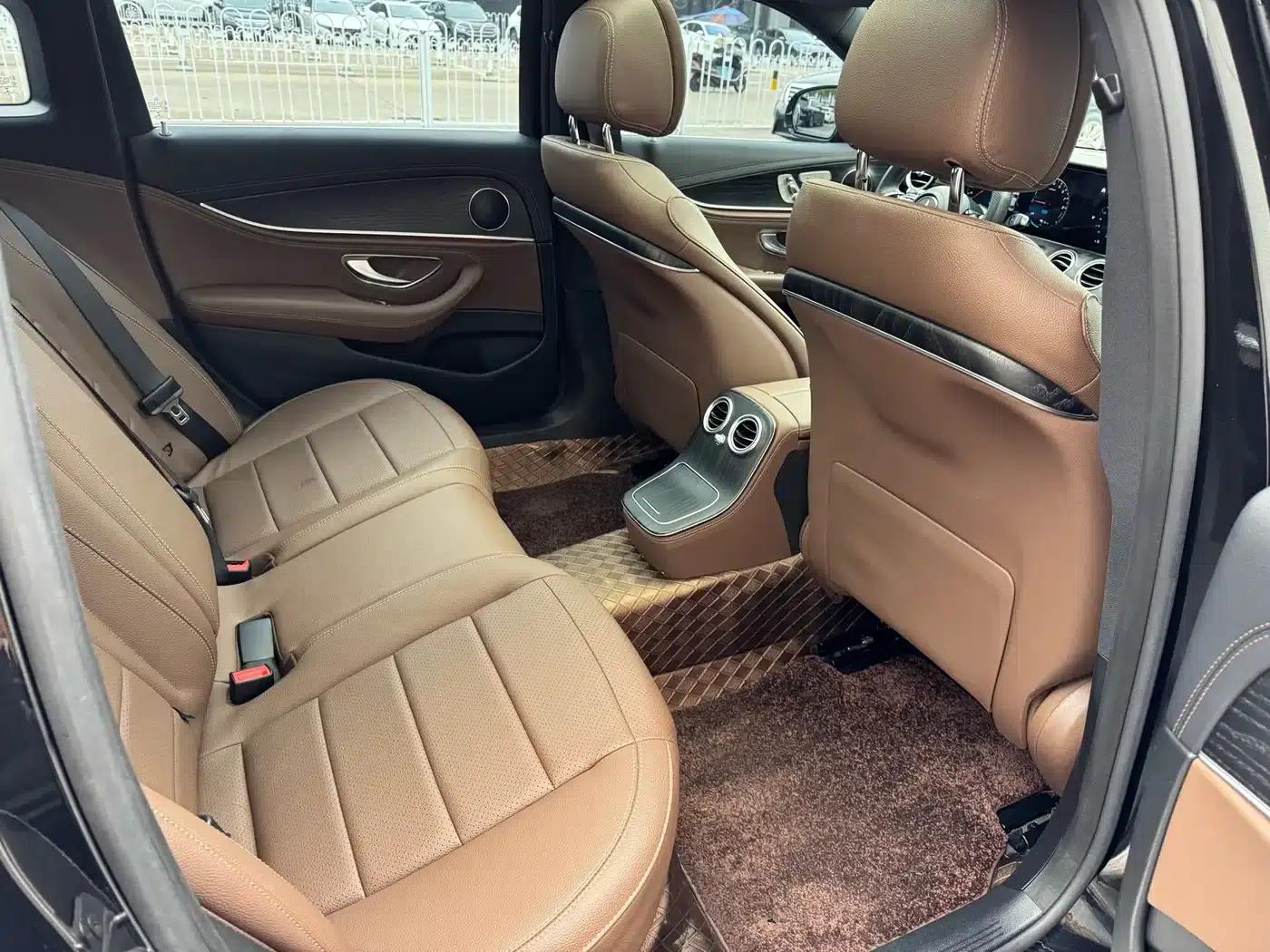 Mercedes-Benz E-Class PHEV 2023 E 350 e L Plug-in Hybrid Sports Sedan — миниатюра 12