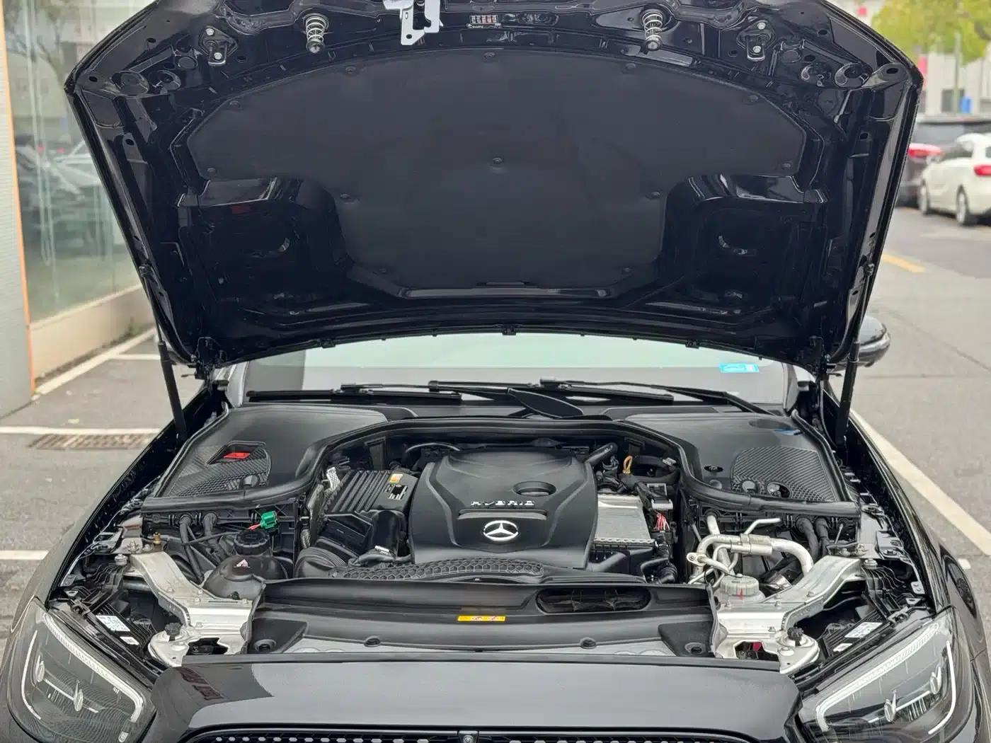 Mercedes-Benz E-Class PHEV 2023 E 350 e L Plug-in Hybrid Sports Sedan — миниатюра 40